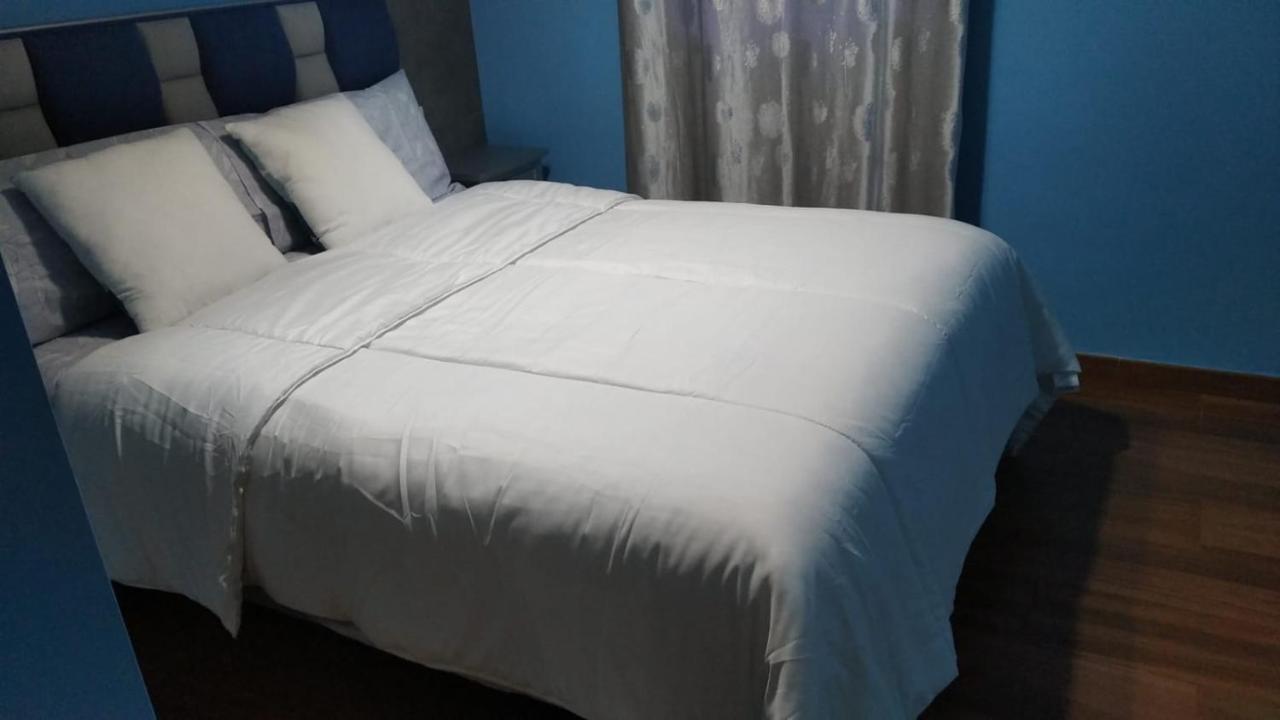 Apto Reformado Appartement Baena Buitenkant foto